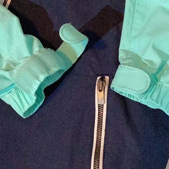 Penguin by Munsingwear windbreaker jacket,Small, zipper pockets,Velcro close,Sm - Picture 15 of 16